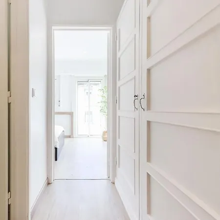 Almirante Balcony By Homing Apartment *